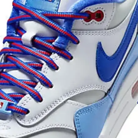 【海外4月23日発売予定】 ナイキ エアマックス1 "ブレーブス シティ コネクト" ホワイト/ハイパー ロイヤル/ダーク パウダー ブルー/スピード レッド(IQ2932-100)
