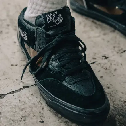 【国内4月29日発売予定】 バンズ LX ハーフキャブ 33 TPU "トーキョー" ブラック/ブラウン(VN000Z0UBLA)