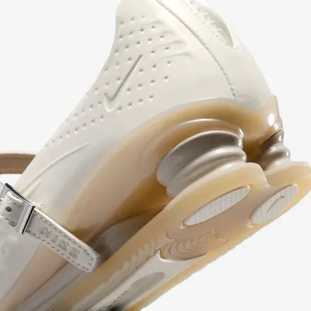 【海外5月7日発売予定】 ナイキ ウィメンズ ショックス Z カリストラ ペール アイボリー/オートミール/ペール アイボリー(IR5510-100)