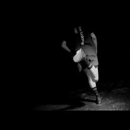 【国内4月23日発売予定】 ドーバー ストリート マーケット × ニューバランス フューエルセル SC エリート V5 ブラック/プラム(MRCEL4E8)