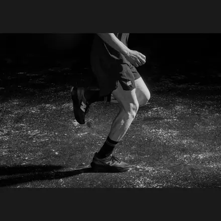 【国内4月23日発売予定】 ドーバー ストリート マーケット × ニューバランス フューエルセル SC エリート V5 ブラック/プラム(MRCEL4E8)