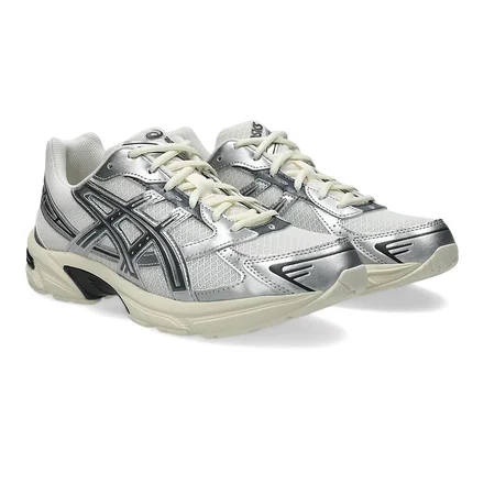 【国内4月30日発売予定】 アシックス スポーツスタイル ゲル 1130 クリーム/キャリア グレー(1203A899-101)