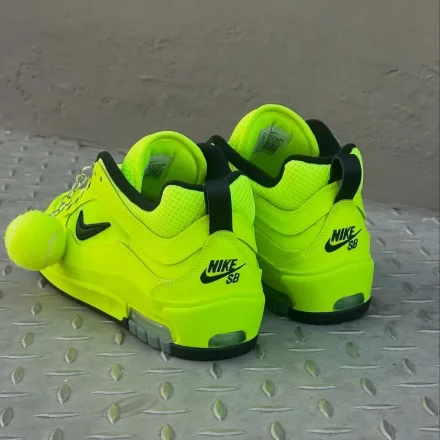 【2026年発売予定】ナイキ SB エア マックス イショッド "テニス ボール"(IB6212-701)