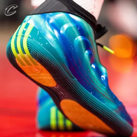 【海外8月1日発売予定】アディダス ハーデン ボリューム 10 "ノーザンライツ"