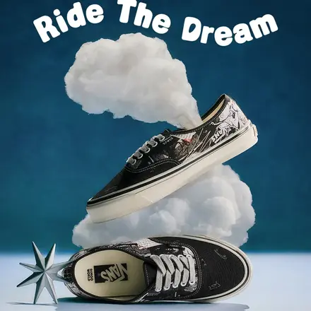  ポップマート × ヴァンズ プレミアム オーセンティック 44 ディムー ブラック/トゥルー ホワイト(VN000EAK6BT)