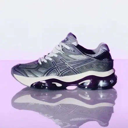  アシックス スポーツスタイル  ゲル-キネティック 2.0 ライケン グリーン/ベニイモ パープル(1203A678.300)