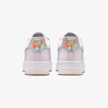 【海外5月23日発売予定】ナイキ ウィメンズ エア フォース 1  1 '07 "スマイリースウッシュ"(IW7589-100)