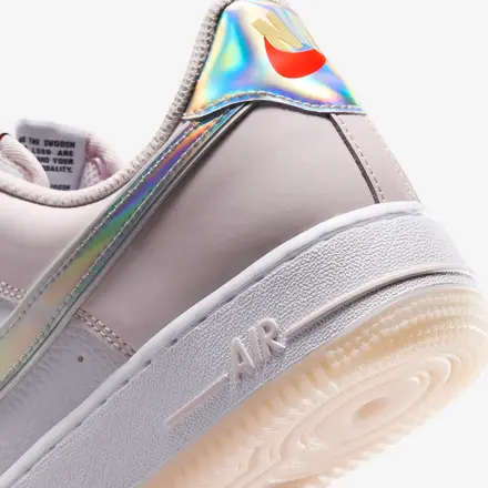 【海外5月23日発売予定】ナイキ ウィメンズ エア フォース 1  1 '07 "スマイリースウッシュ"(IW7589-100)