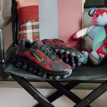 【2026年夏発売予定】 ナイキ エア リキッド マックス クリムゾン/アンスラサイト/メタリック ゴールド