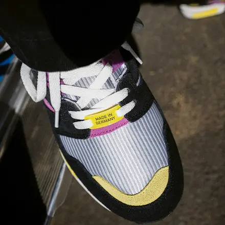 【海外5月4日発売予定】 アディダス オリジナルス ZX 8000 "メイド イン ジャーマニー" ピュア ブラック(IH4113)