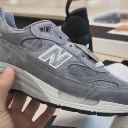  キス × ニューバランス 992 スチール ブルー