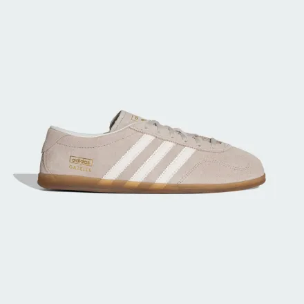 【国内先行予約/5月2日発売予定】スピックアンドスパン × アディダス オリジナルス ガゼル ロー プロ ワンダーベージュ/コアホワイト/ガム(KI0017)