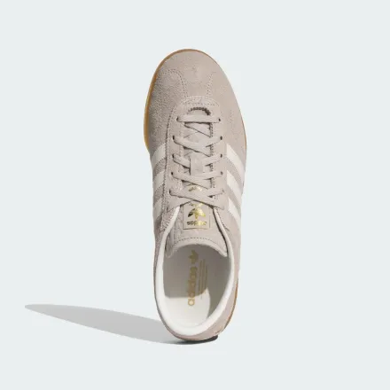 【国内先行予約/5月2日発売予定】スピックアンドスパン × アディダス オリジナルス ガゼル ロー プロ ワンダーベージュ/コアホワイト/ガム(KI0017)