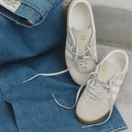 【国内先行予約/5月2日発売予定】スピックアンドスパン × アディダス オリジナルス ガゼル ロー プロ ワンダーベージュ/コアホワイト/ガム(KI0017)