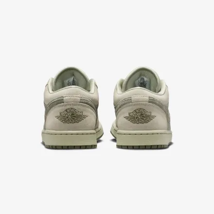 【国内4月27日発売開始】ナイキ ウィメンズ エアジョーダン 1 ロー SE スプルースフォグ/ジェイドストーン/カーゴカーキ(IR7327-304)