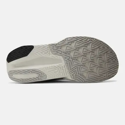 【国内5月1日発売予定】ニューバランス フューエルセル レベル V5 グレーマター/シルバーメタリック(MFCX3NO)