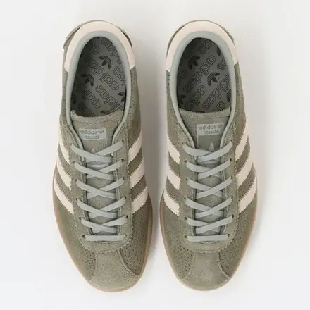 【国内先行予約/5月上旬発売予定】 アディダス オリジナルス タバコ オリーブ ストラータ/サンドストーン/ガム(IH9113)