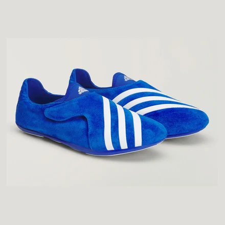 【海外4月29日発売開始】 ファレル・ウィリアムス × アディダス オリジナルス バージニア バリオ フラット アーサー 2色