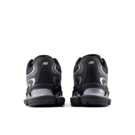 【国内先行予約/5月13日発売予定】ニューバランス 2000 ブラック/シルバー メタリック(U20008LL)