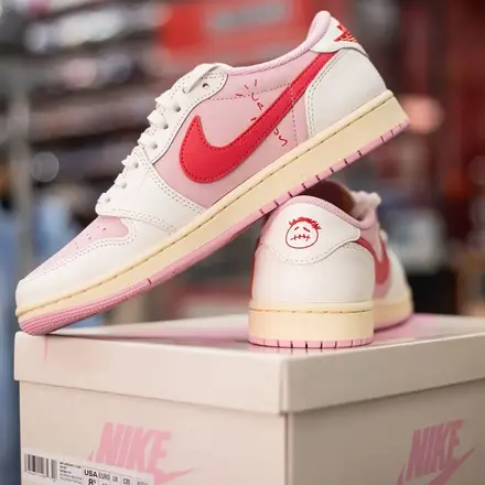 【海外5月22日発売予定】 トラヴィス・スコット × ナイキ エアジョーダン 1 ロー OG セイル/トロピカルピンク/シャイピンク/マスリン(IQ7604-101)