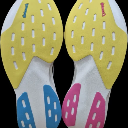 【海外6月1日発売予定】 ア ベイシング エイプ × アディダス アディゼロ エヴォ SL ピンク/ブルー/ゴールド(KJ5751)