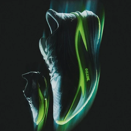 【国内4月発売開始】アストン マーティン アラムコ F1 チーム × プーマ ファスト-R ニトロ エリート 3 & マグマックス 2 ブラック/グリーン