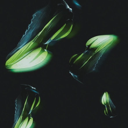 【国内4月発売開始】アストン マーティン アラムコ F1 チーム × プーマ ファスト-R ニトロ エリート 3 & マグマックス 2 ブラック/グリーン