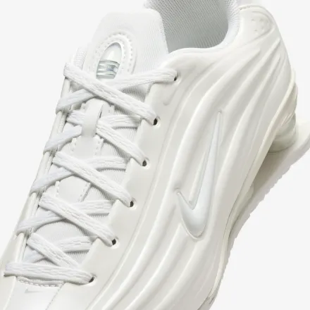  ナイキ ウィメンズ ショックス Z ホワイト/サミット ホワイト/メタリック シルバー/ホワイト(IR1222-100)