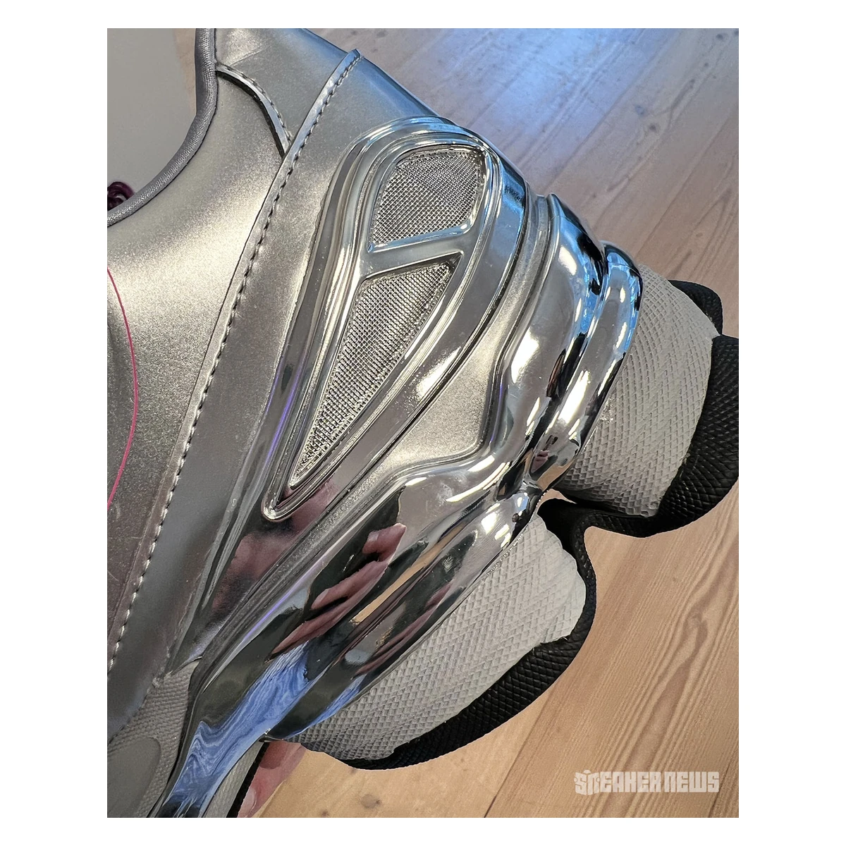 【2026年発売予定】 スパイダー × アディダス アディゼロ F50 フォーモーション シルバー