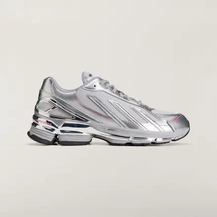 国内7月1日発売予定】 スパイダー × アディダス アディゼロ F50 フォー