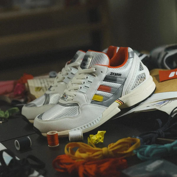 【海外5月30日発売予定】 オーバーキル × アディダス オリジナルス ZX 8000/ZX 9000 "アウェイ フロム ホーム"