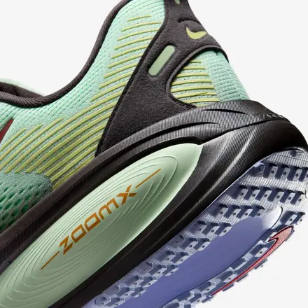 【国内7月1日発売予定】ナイキ ボメロ 18 SE フロステッド スプルース/タール/パープル フェード/ラギッド オレンジ(IW1250-398)