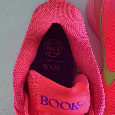 【非売品】ナイキ ブック 2 PE "EYBL" サンセットピンク/ネオングリーン