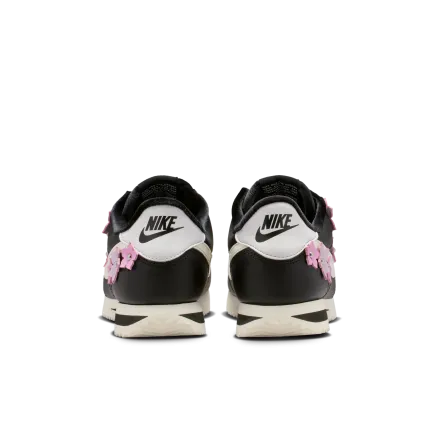 【国内7月1日発売予定】ナイキ ウィメンズ コルテッツ ブラック/ピンクライズ/ブリーチドライラック/セイル(IV5675-001)