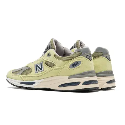 【海外7月1日発売予定】ニューバランス 991V2 メイド イン UK グリーンバナナ(U991WG2)