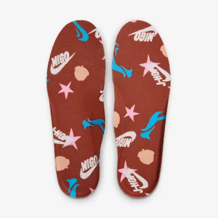 【国内10月17日発売予定】NIGO × J-HOPE/BTS × ナイキ エア フォース 1 LOW '01 "バーント サンライズ & メタリック ゴールド"(IO8766-800)