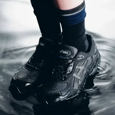 【国内先行予約/9月17日発売予定】アシックス スポーツスタイル ゲル NYC 2.0 ゴアテックス グラファイト グレー/ブラック(1203B162-021)