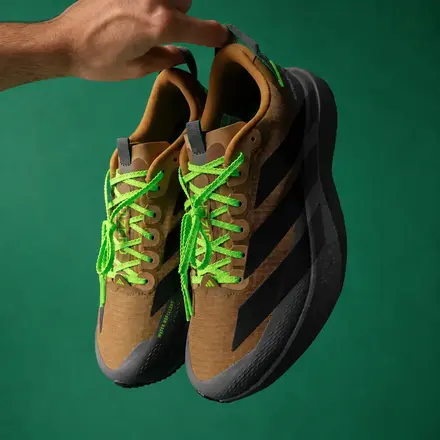 【海外9月17日発売予定】アップ ゼア アスレチックス × アディダス アディゼロ エヴォ SL ATR ブラウン/ブラック/ダーク グレー/グリーン