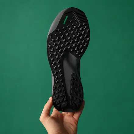 【海外9月17日発売予定】アップ ゼア アスレチックス × アディダス アディゼロ エヴォ SL ATR ブラウン/ブラック/ダーク グレー/グリーン