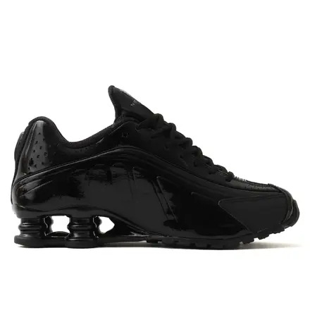 【国内9月18日発売予定】ナイキ ショックス R4 ブラック/スモークグレー(IR5799-001)