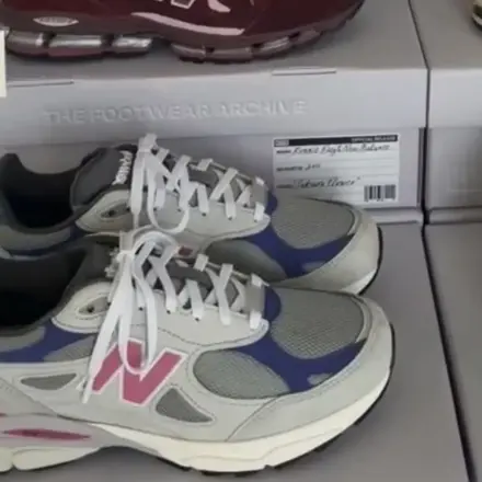 【10月2日発売予定】キス × ユナイテッドアローズ&サンズ × ニューバランス 990V3