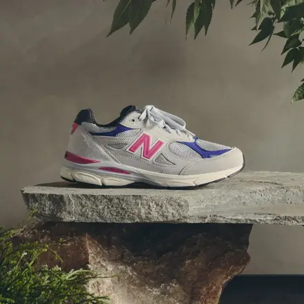 【国内10月2日発売予定】キス × ユナイテッドアローズ&サンズ × ニューバランス 990V3 2色