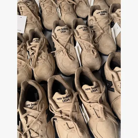 【2026年秋冬発売予定】ジョウンド × ニューバランス 990V3 マッシュルームベージュ/ブラック