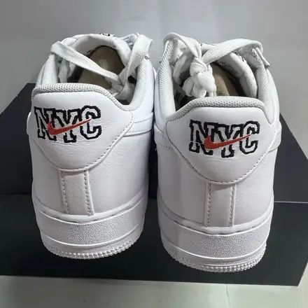 ナイキ エアフォース 1 ロー "NYC" ホワイト(IO7387-100)