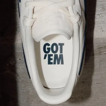 【2026年発売予定】 ナイキ エアフォース1 '07 "SNKRS フレンズ & ファミリー" クリーム/ミッドナイトネイビー(IX8486-030)