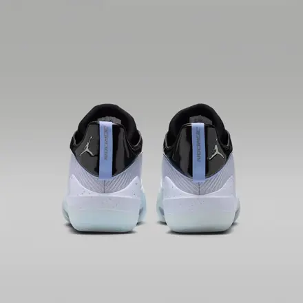 【海外11月5日発売予定】スペース ジャム × ナイキ ジョーダン トライアングル フットボールグレー/ブラック/アルミニウム/クローム(JA0941-001)