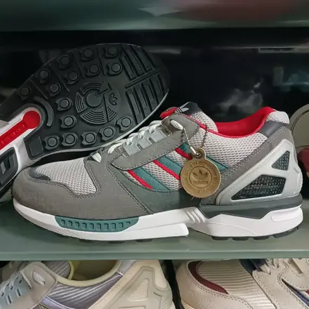 【海外12月5日発売予定】アディダス オリジナルス ZX 8000 "メイド イン ジャーマニー"(KZ8466)