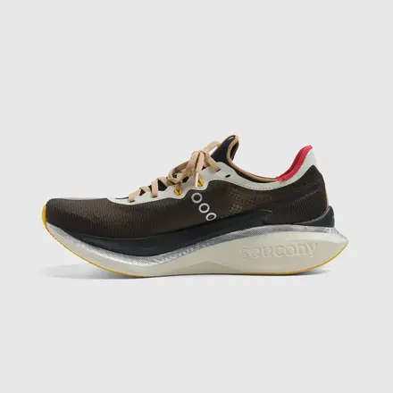 【海外10月15日発売予定】 ハイスノバイエティ × サッカニー エンドルフィン プロ 5 ブラウン(S101940-1001)