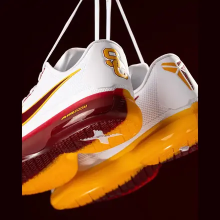 【非売品】ナイキ コービー 10 プロトロ "USC" PE 2色