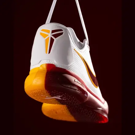 【非売品】ナイキ コービー 10 プロトロ "USC" PE 2色